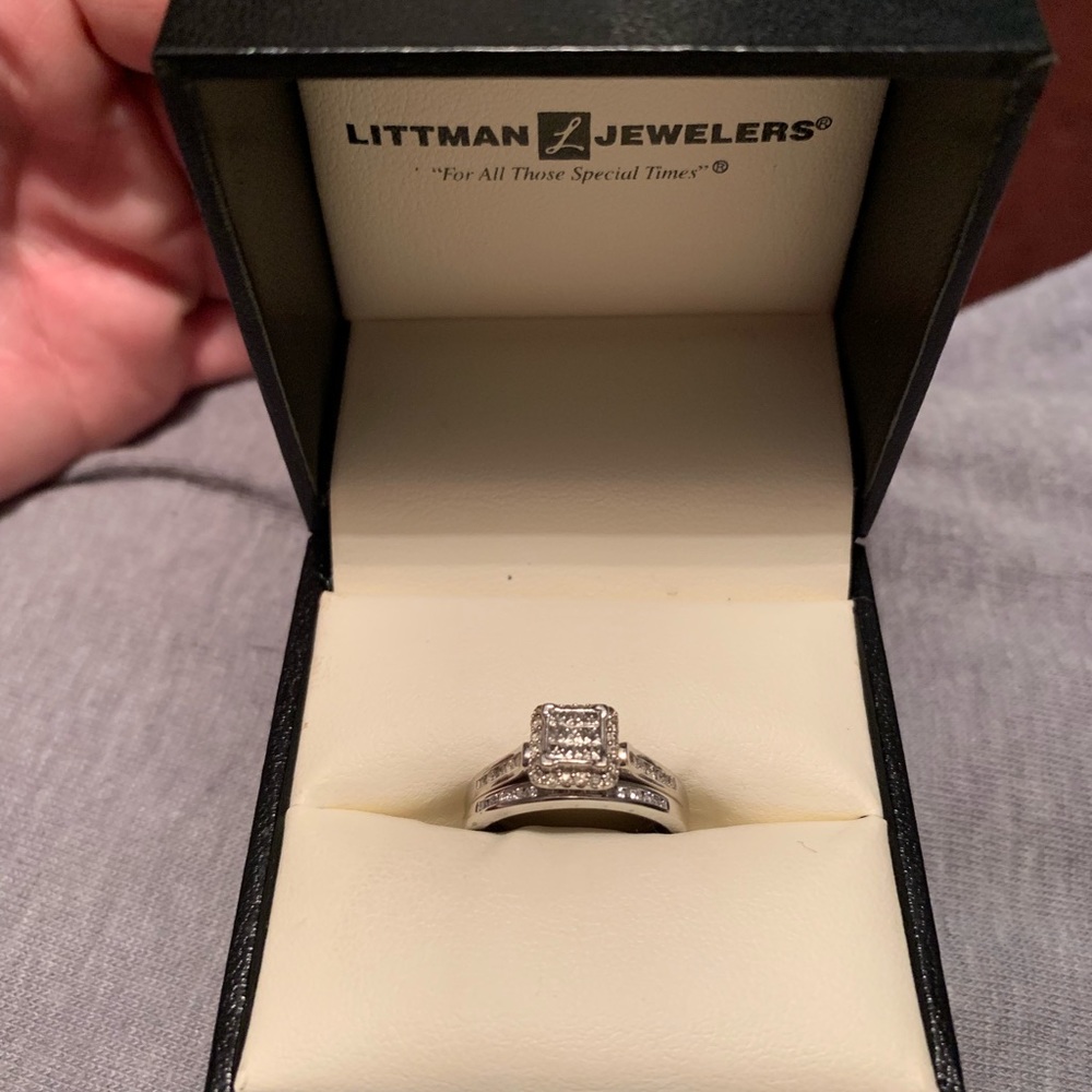 Wedding Ring Set - Picture 3 of 4